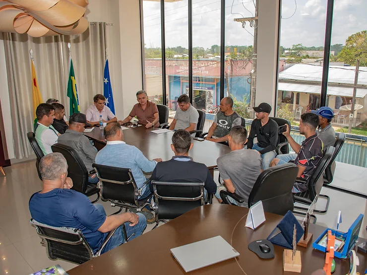 Após protestos, prefeitura recebe moradores do Ramal do Escondido para diálogo