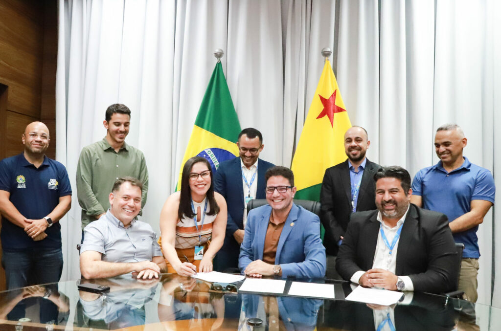 Governo e Caixa Econômica Federal celebram investimento de R$ 6,3 milhões para pavimentação em Rio Branco