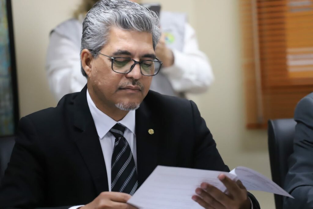 Edvaldo Magalhães comemora instituição da Lei Sérgio Taboada que cria a Semana da Música Acreana