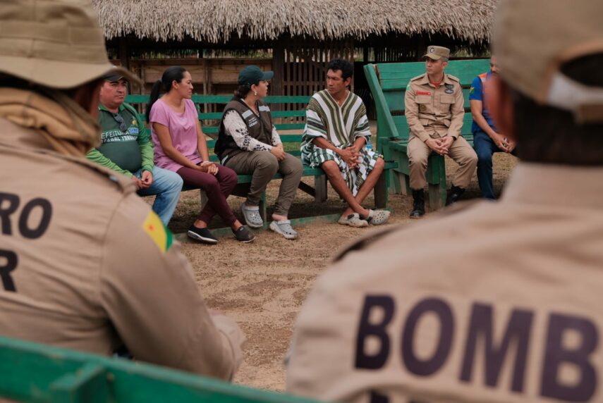 Em Marechal Thaumaturgo, governo reforça prevenção e combate às queimadas e se reúne com liderança indígena