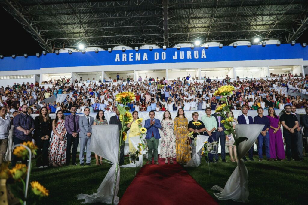 Estado e Judiciário celebram a união de 500 casais em casamento coletivo na Expoacre Juruá