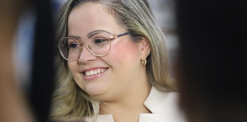 “Vocês não imaginam o prazer que é estar de volta”, diz Michelle ao sinalizar que será oposição