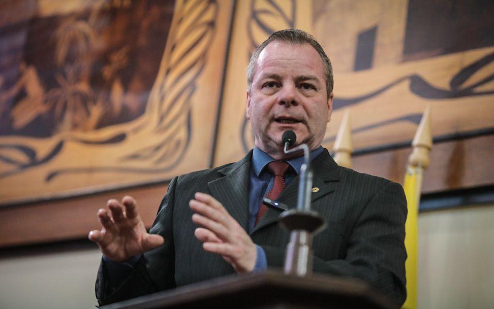 Deputado Pedro Longo Critica Monopólio no Transporte Intermunicipal em Pronunciamento na ALEAC