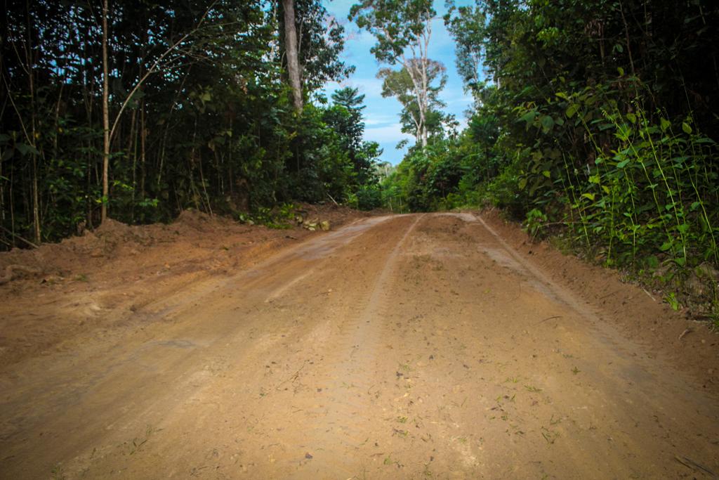 Em Cruzeiro do Sul, Deracre leva acesso para 14 familías do Ramal do Virgílio