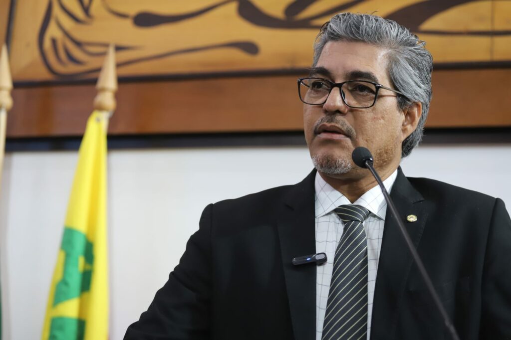 Edvaldo Magalhães cobra secretário de Assistência Social solução definitiva para os despejados da ‘Terra Prometida’