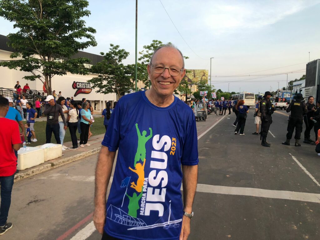 ‘A religião cristã é única, vivida de várias formas’ diz Dom Flávio ao participar da Marcha Para Jesus, em Cruzeiro do Sul
