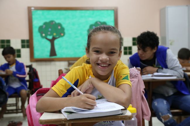 Acre adere a programa que pretende erradicar analfabetismo entre as crianças