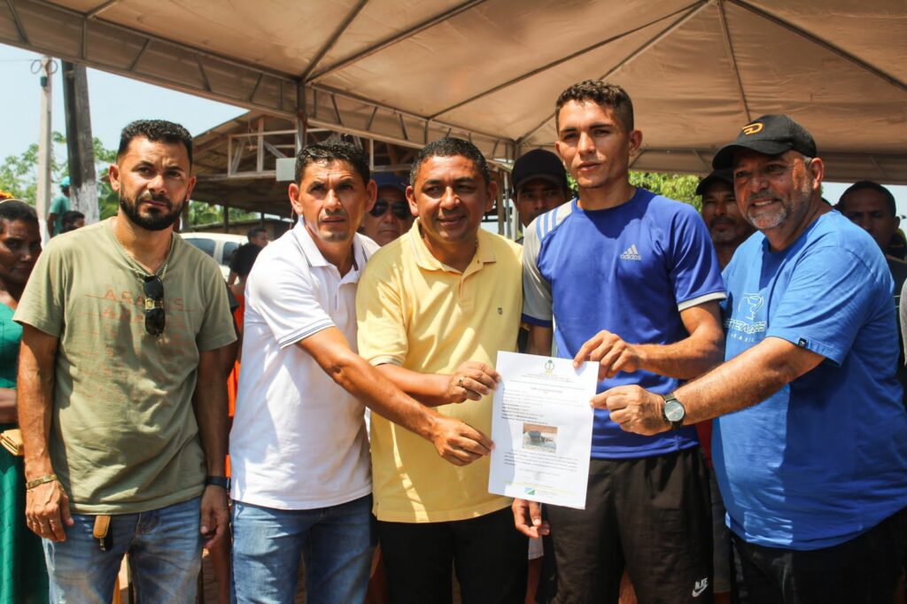 Porto Walter fortalece agricultura e beneficia 392 famílias com entrega de R$3 milhões em equipamentos