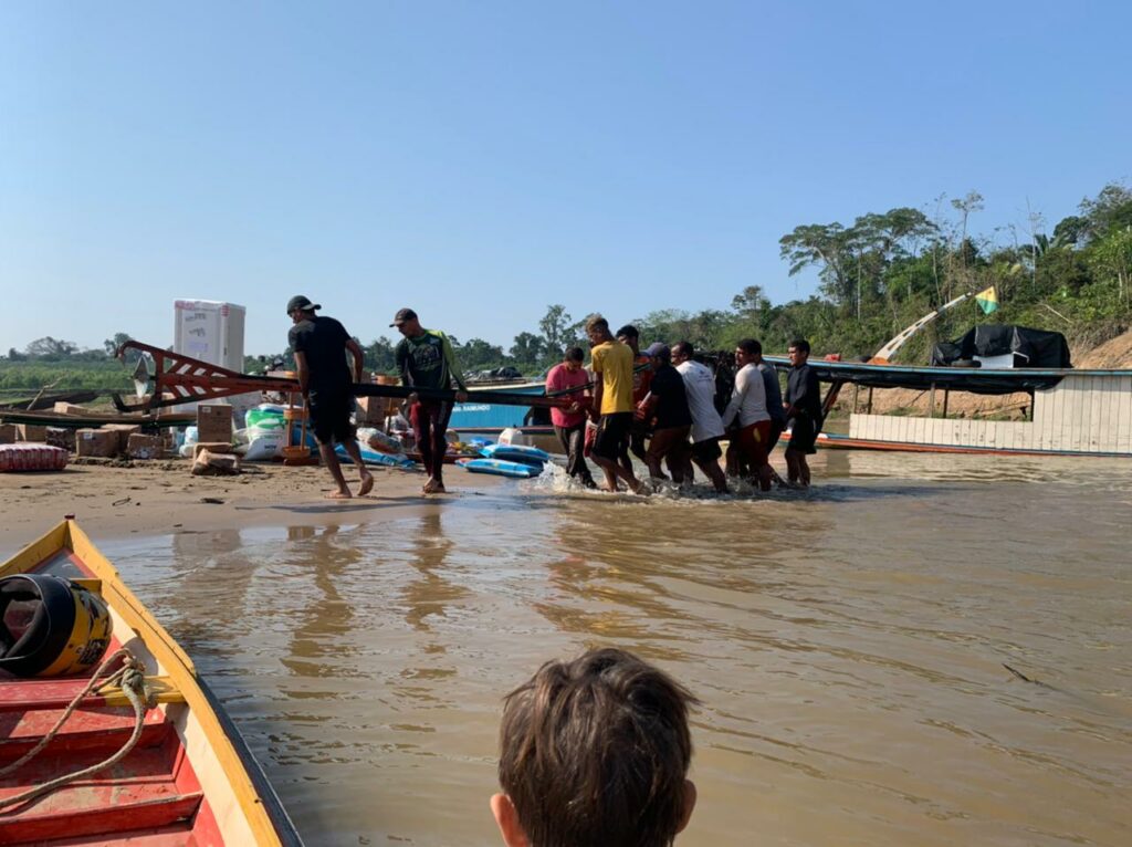 Embarcação naufraga no rio Juruá: “O prejuízo foi grande”
