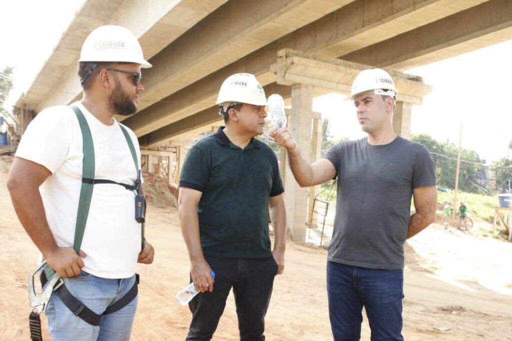 “ Uma nova história “, diz Nicolau ao visitar obras da ponte em Sena Madureira