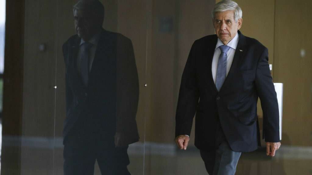 General Heleno se contradiz na CPMI do 8/1 sobre fraude em eleições