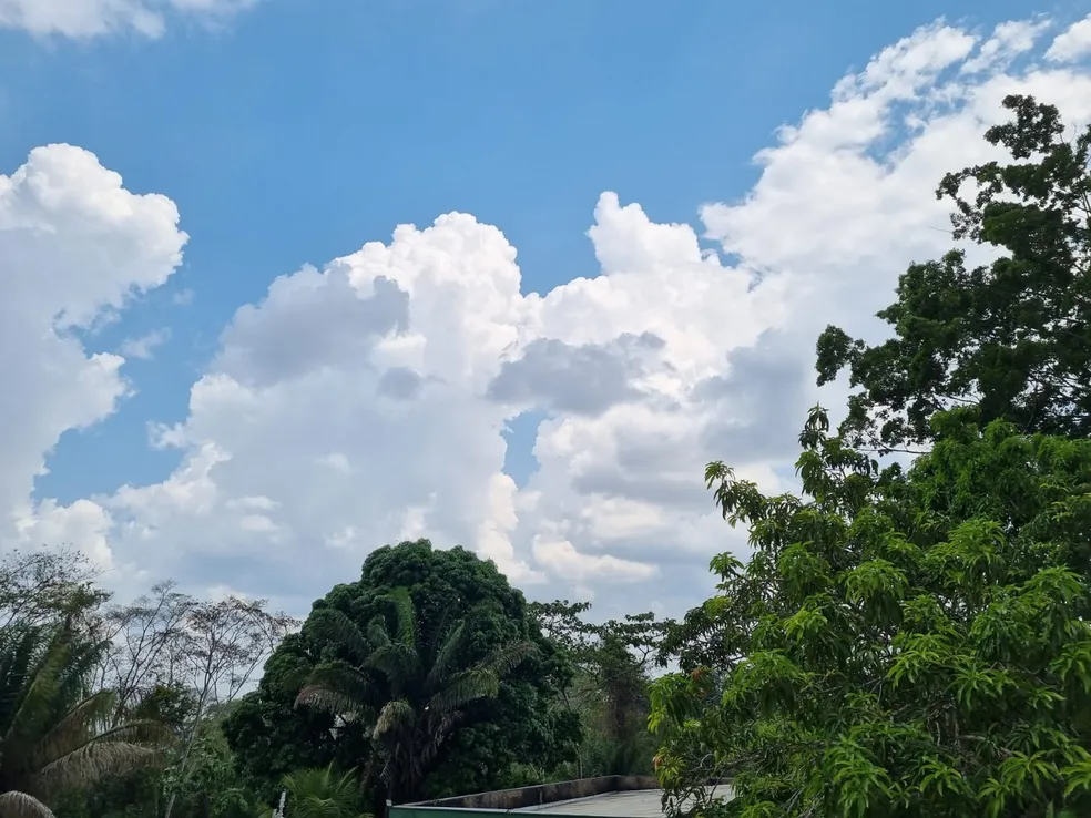 Terça-feira (12) tem previsão de temporais, mas sol e tempo abafado devem predominar no AC