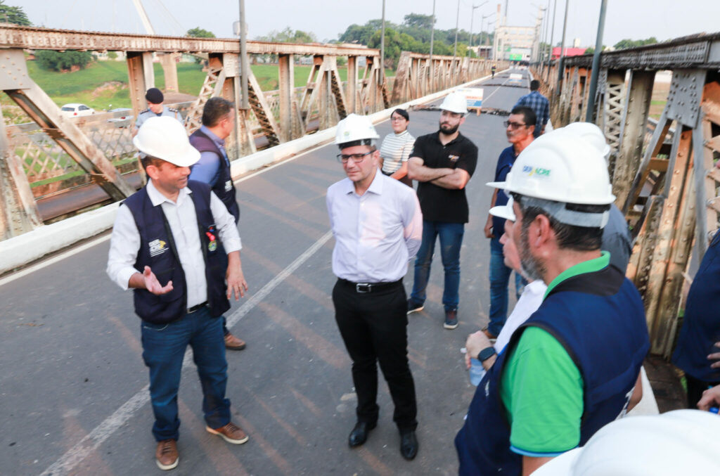 Gladson Cameli inspeciona obras de reforço na Ponte Metálica Juscelino Kubitschek