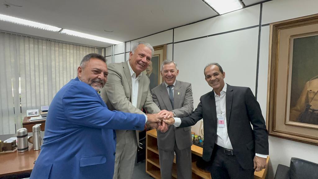 Petecão, Barbary e Zequinha planejam a construção de um porto, e uma adequada orla, em Cruzeiro do Sul