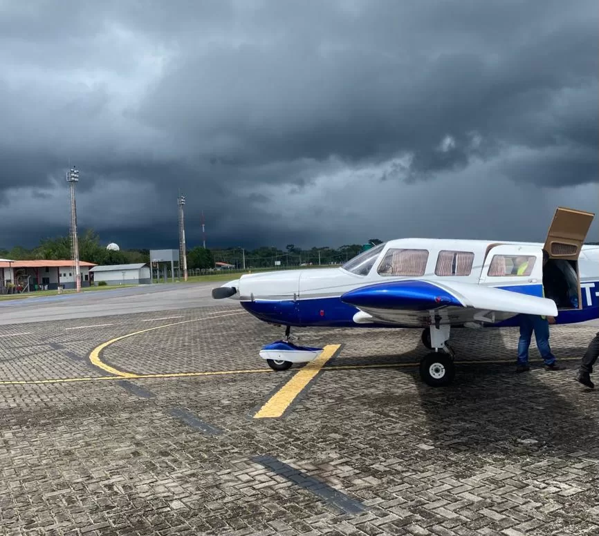 Aviões sobrevoam mais de 30 minutos à espera de desobstrução em pista de aeroporto em Cruzeiro do Sul