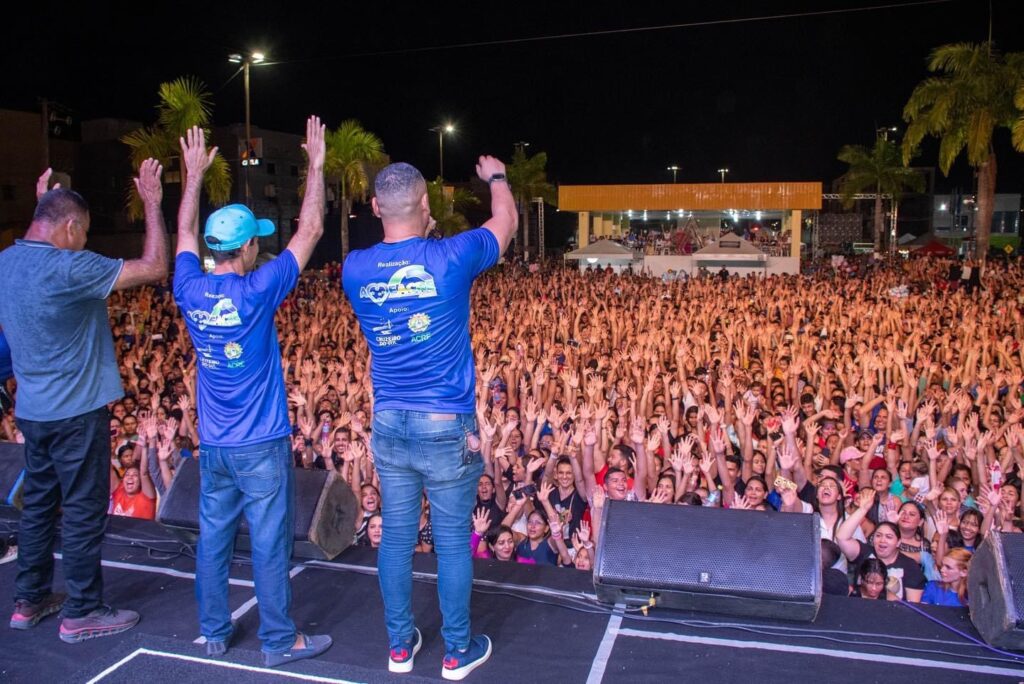Marcha para Jesus em Cruzeiro do Sul reúne cerca de 6 mil fiéis pelas ruas da cidade