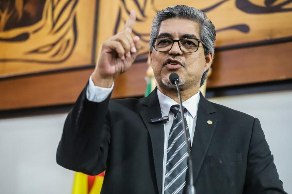 Edvaldo Magalhães responde Paulo Correia e apresenta provas que reafirmam a existência da Máfia dos Consignados