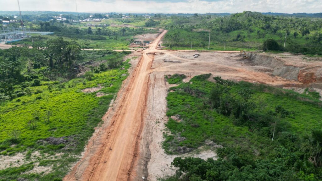 Governo trabalha em obras do terceiro acesso ao município de Tarauacá