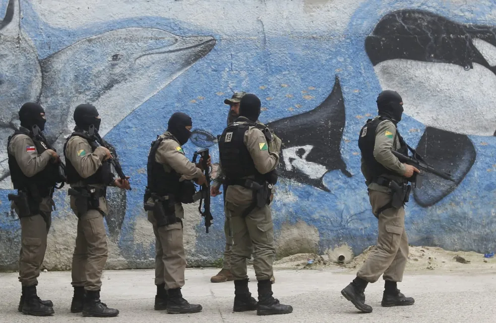 Bope leva PMs do Acre para fazer treinamento de operações especiais no Complexo da Maré