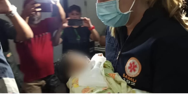 Bebê alvejado com tiro na Cidade do Povo continua com bala alojada na cabeça e internado em UTI