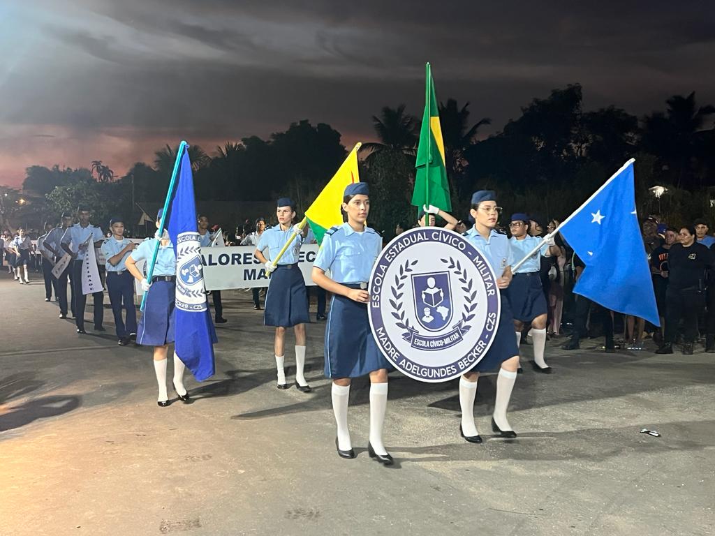 Desfile cívico marca os 16 anos da criação da Vila Santa Luzia, em Cruzeiro do Sul