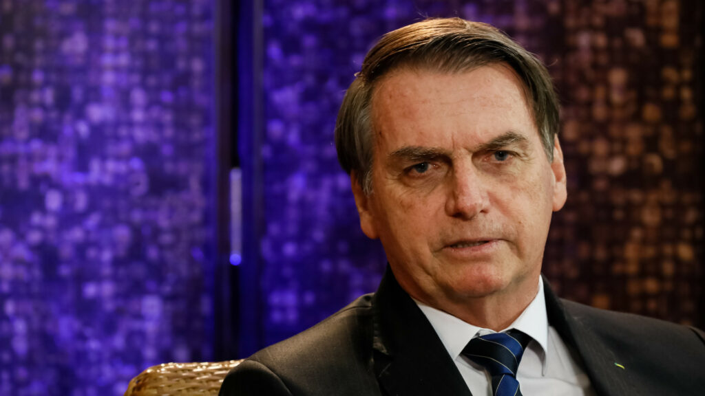 Relatora pede indiciamento de Bolsonaro e outros 60 golpistas