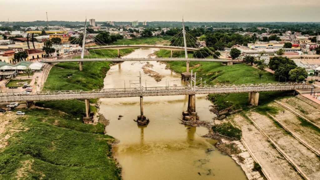 Gladson pede socorro a Lula para amenizar crises alimentar e hídrica no Acre