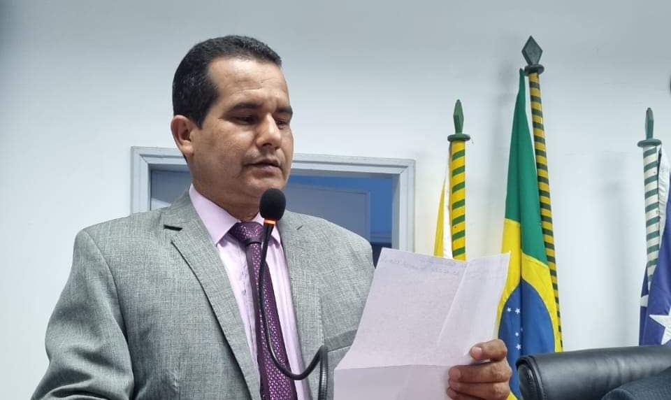 Vereador ‘puxa orelha’ dos colegas parlamentares: “A política tá se aproximando e estão trabalhando”