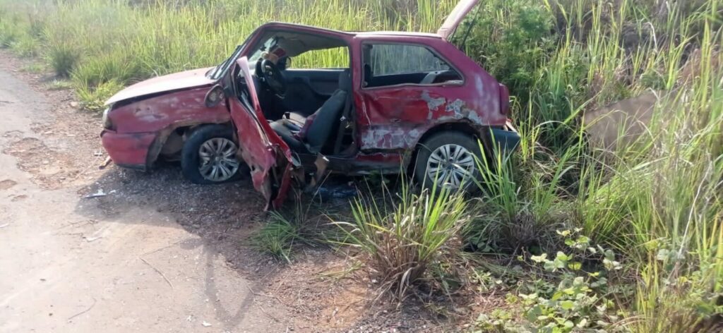Colisão entre dois carros deixa seis feridos em rodovia no AC