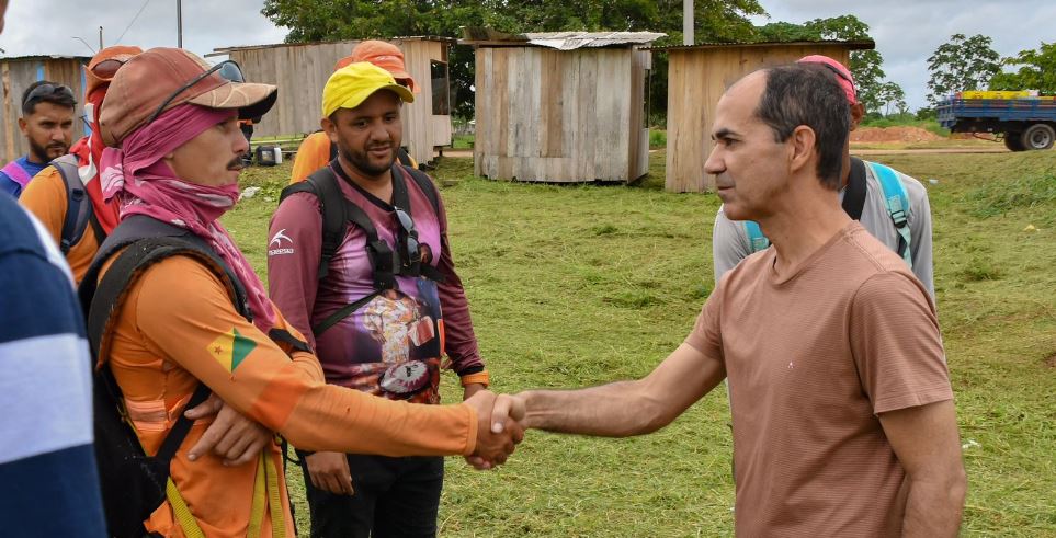 Prefeito Zequinha Lima determina intensificação da limpeza do município de Cruzeiro do Sul
