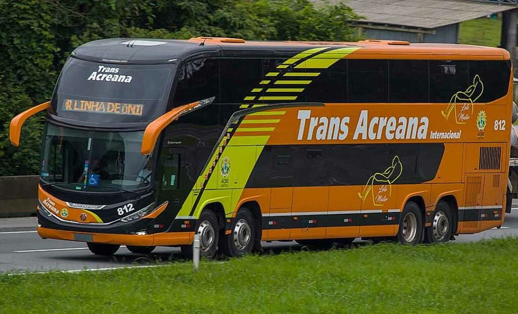 O pé-rachado que colocou o Acre no Guiness Book com o ônibus que vai mais longe
