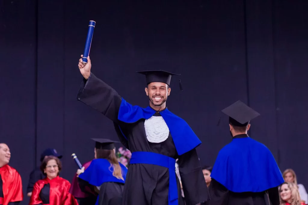 Morador da Cidade do Povo se forma em arquitetura e consegue desconto de R$ 82 mil em dívida do FIES