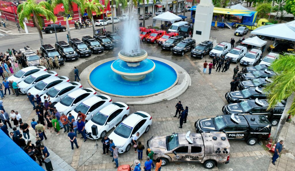 Governo do Acre faz entrega de veículos ao Iapen e à Secretaria de Assistência Social e Direitos Humanos