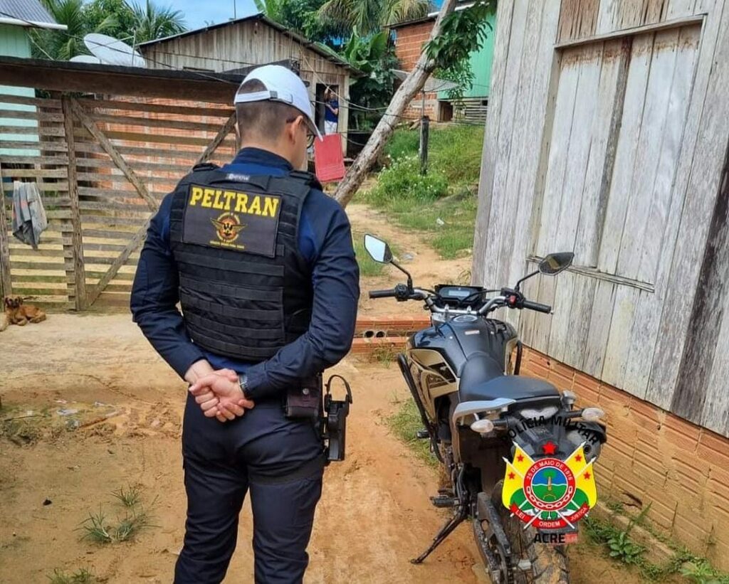 Polícia Militar recupera motocicleta roubada no bairro da Cohab, em Cruzeiro do Sul