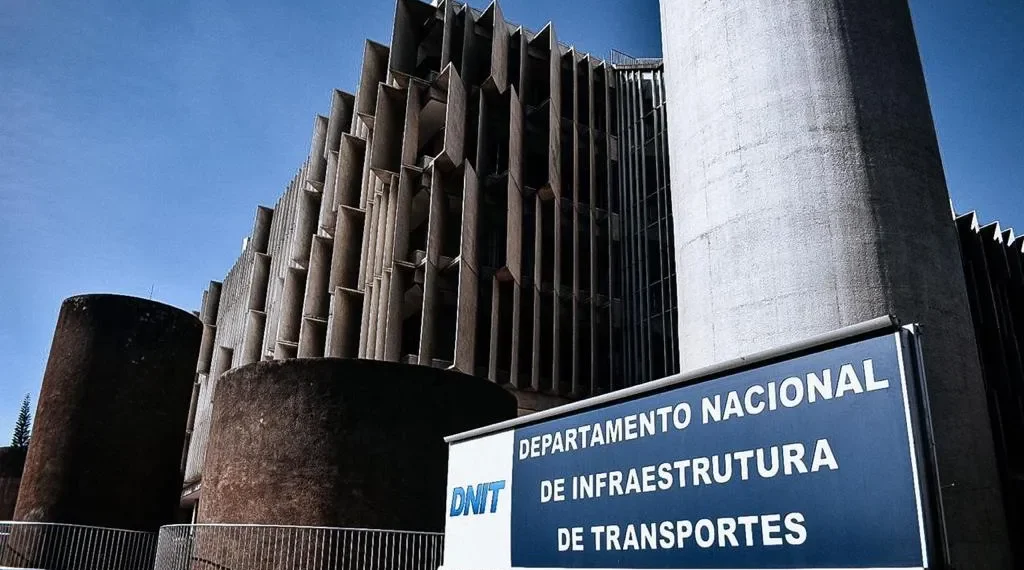 Dnit anuncia concurso com vagas para o Acre e salários de até R$ 12 mil