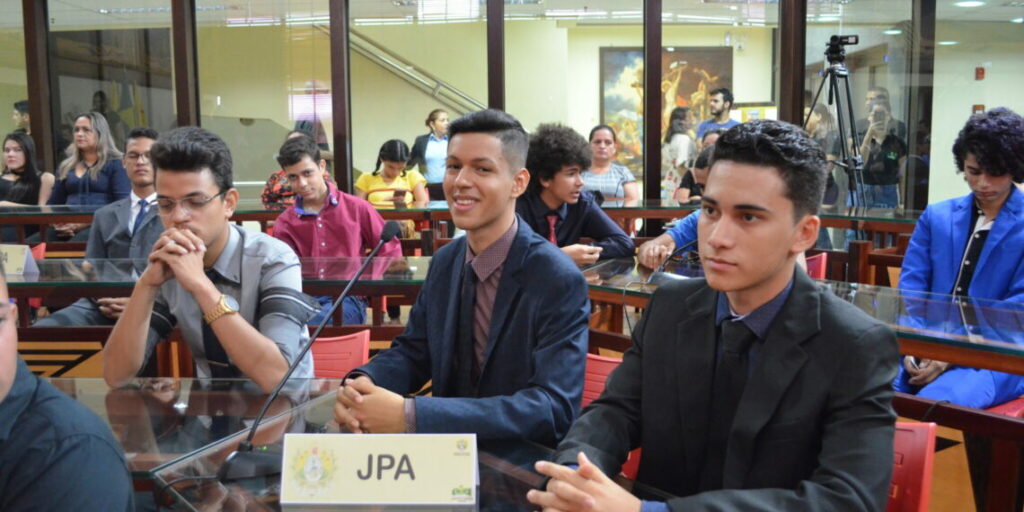 Educação lança 3ª edição do Programa Jovem Parlamentar Acreano