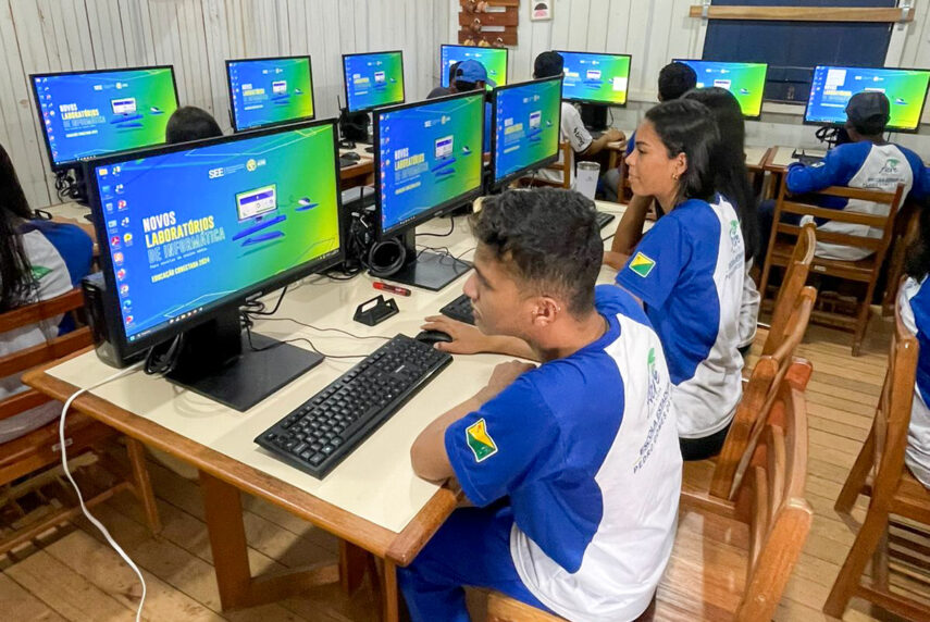 Governo investe mais de R$500 mil em laboratórios de informática em escolas do interior do estado