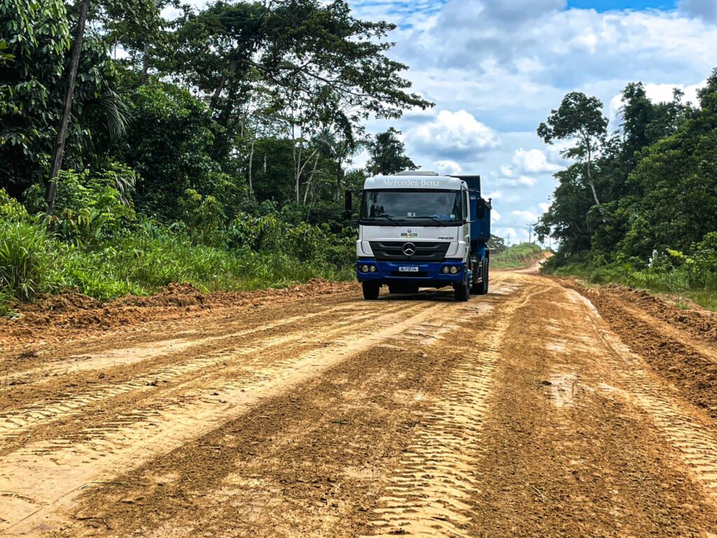 Em Rodrigues Alves, Deracre garante acesso para 80 famílias do Ramal do Bahia
