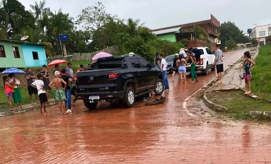 Acidente em Porto Walter deixa mulher em estado grave
