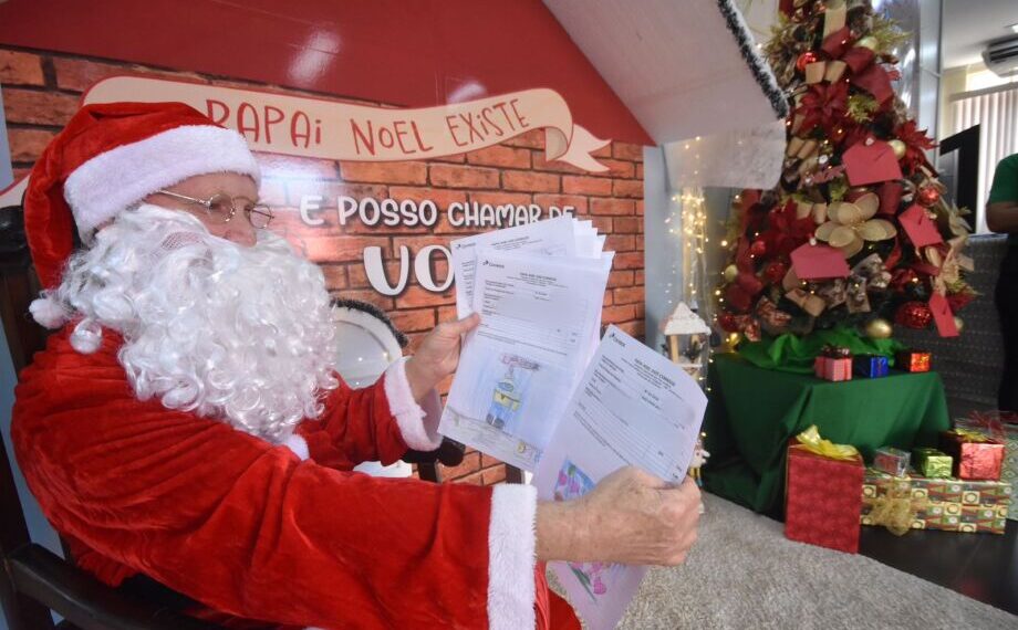Papai Noel dos Correios amplia prazo para adoção de cartinhas de Natal