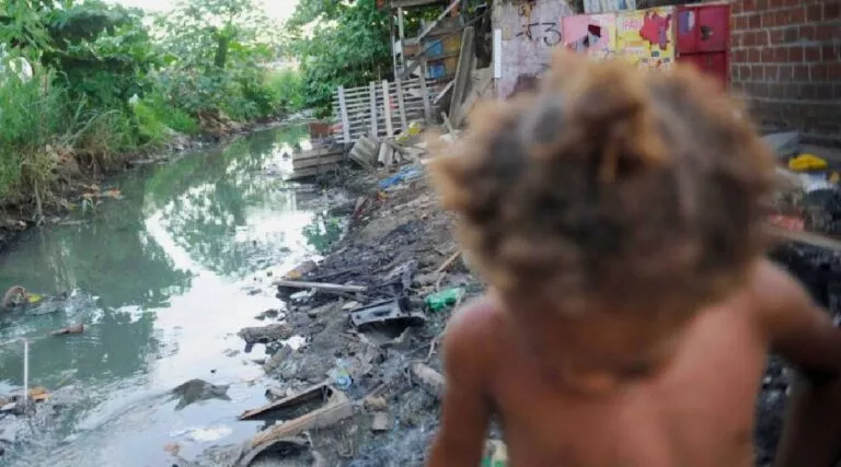 No Acre população pobre cai para 460 mil pessoas em 2022, após alcançar 481 mil em 2021