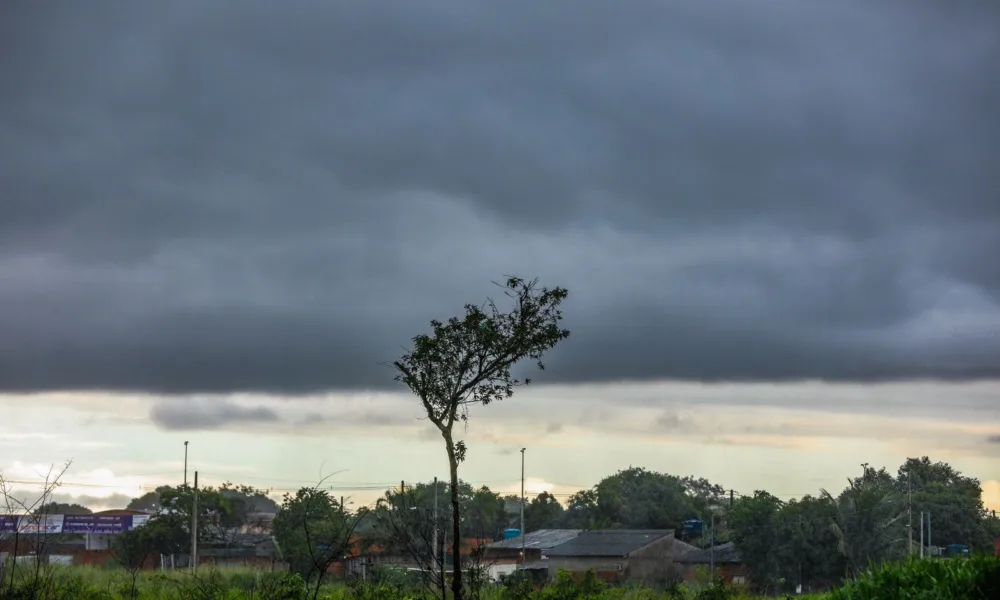 Alerta aponta para chuva forte com ventos de até 60 km/h no Acre