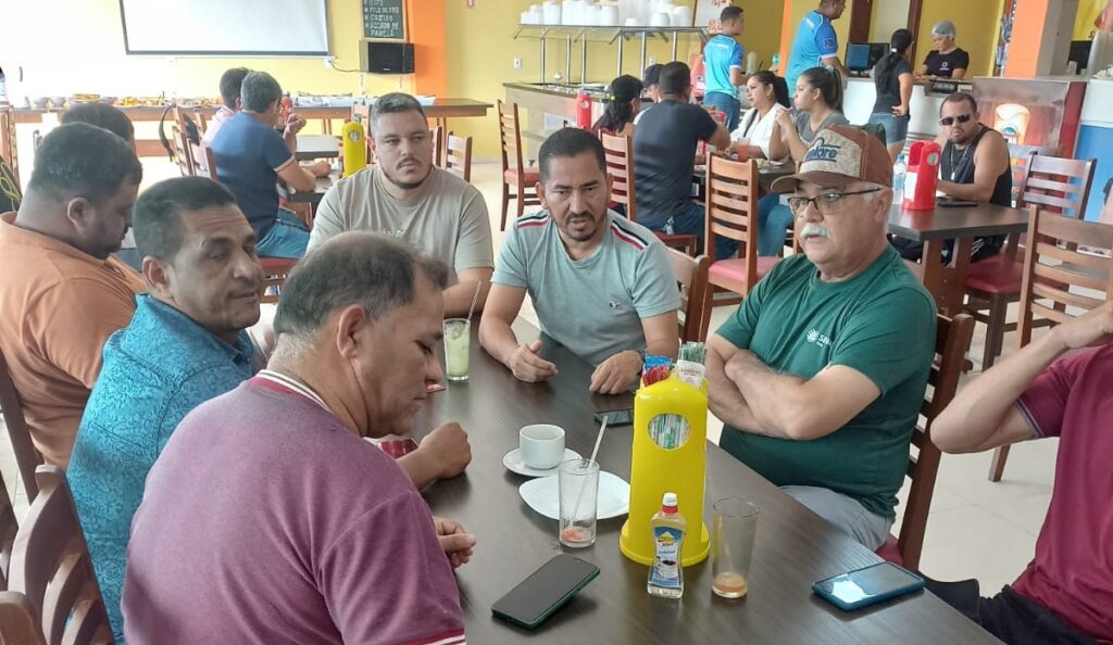Prefeito de Guajará (AM) promove reunião com os representantes dos ramais do município