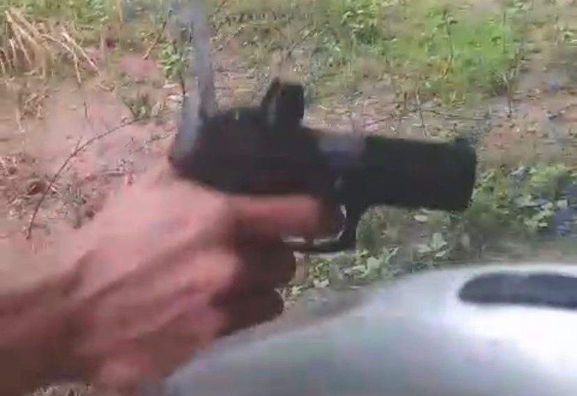 VÍDEO: armados, supostos integrantes de facção ameaçam confronto em bairro de Rio Branco