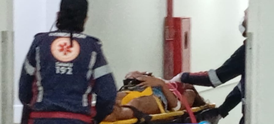 Motorista alcoolizado capota veículo com sete jovens ao saírem de festa no AC