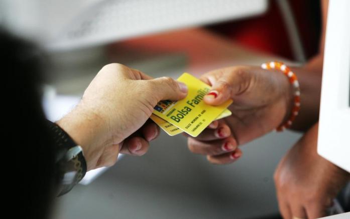 Bolsa Família de fevereiro terá pagamento de valores extras; confira