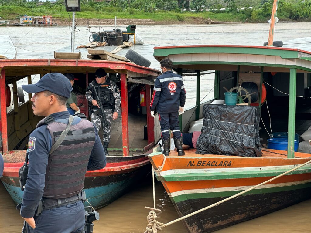 Morte de jovem assassinado a tiros dentro de embarcação em Cruzeiro do Sul foi premeditada e motivada por vingança, diz polícia
