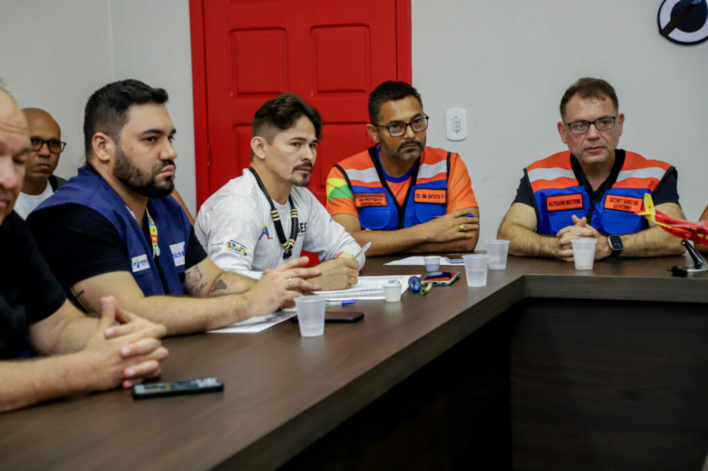 Acre decreta emergência em 17 municípios acreanos em decorrência das inundações