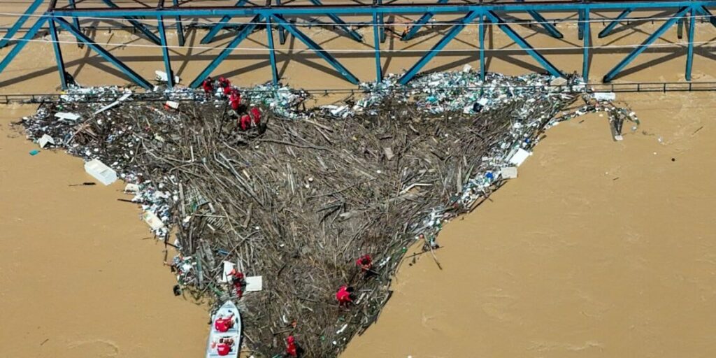 Nível do Rio Acre em Brasileia apresenta vazante após atingir cota histórica, mas cidade segue isolada