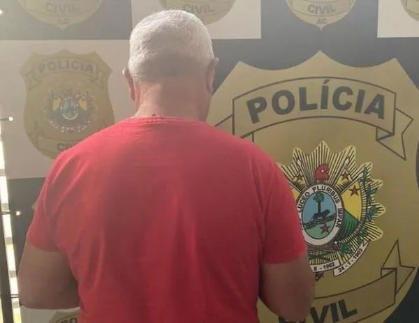 Idoso que se recusou a ser atendido por delegado negro é condenado pela justiça do Acre